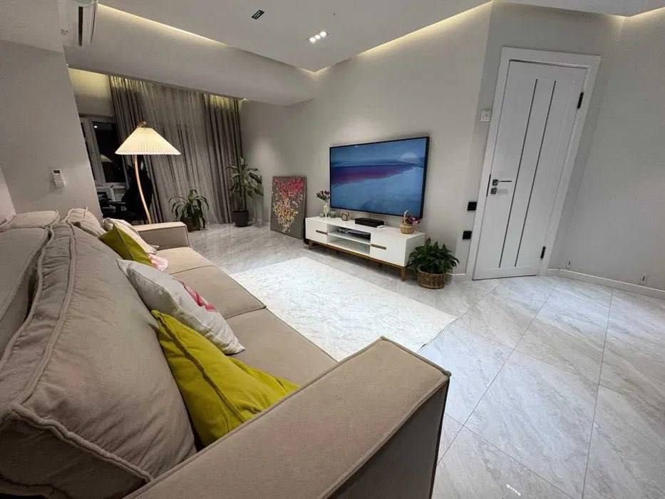 Ц-2 Продается 2 комнатная квартира ремонт БЦ Trilliant