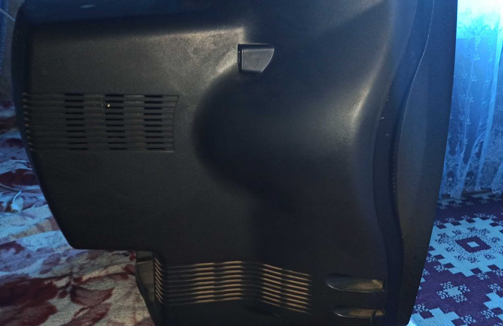 Телевизор сотилади LG