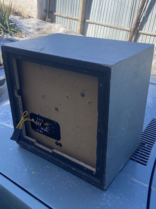 Сабвуфер с усилителем