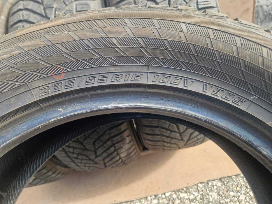 4 Yokohama R18 235/55
Зимни гуми 
DOT4220