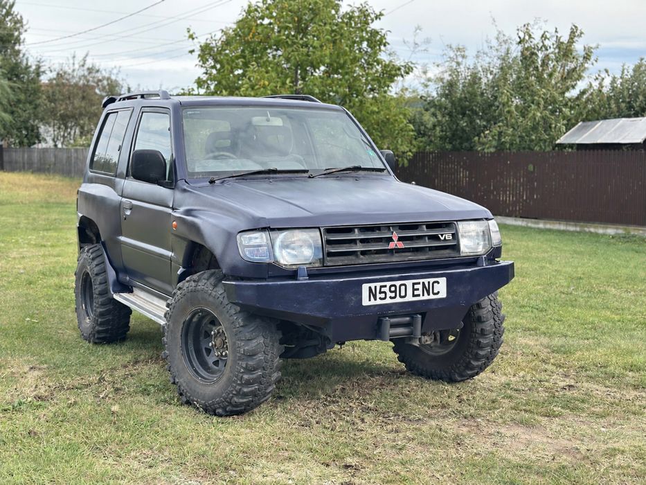 MITSUBISHI Pajero 2000 — imagine 2