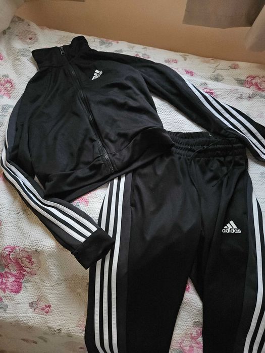 Спортен комплект Adidas