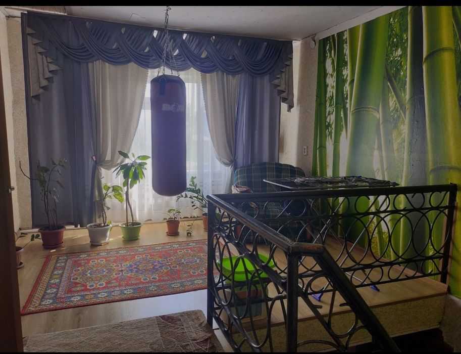 Продам  двухэтажный коттедж