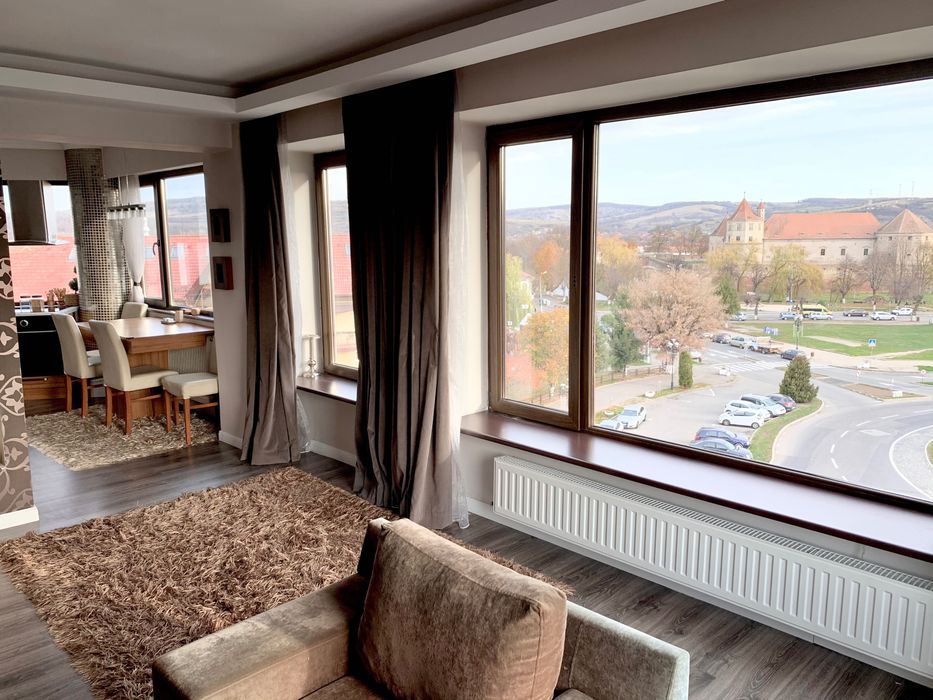De inchiriat- Apartament exclusivist cu vedere panoramica de excepție