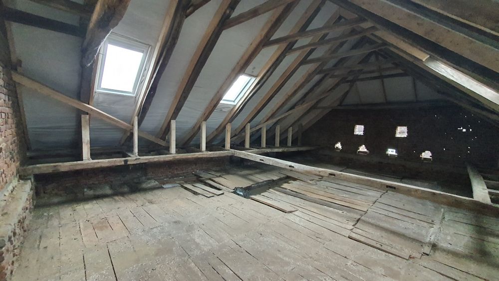 casa magazie hala 25 km de Zalău