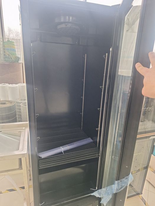 Новые фирменные витринные холодильники DEVI. 750литр