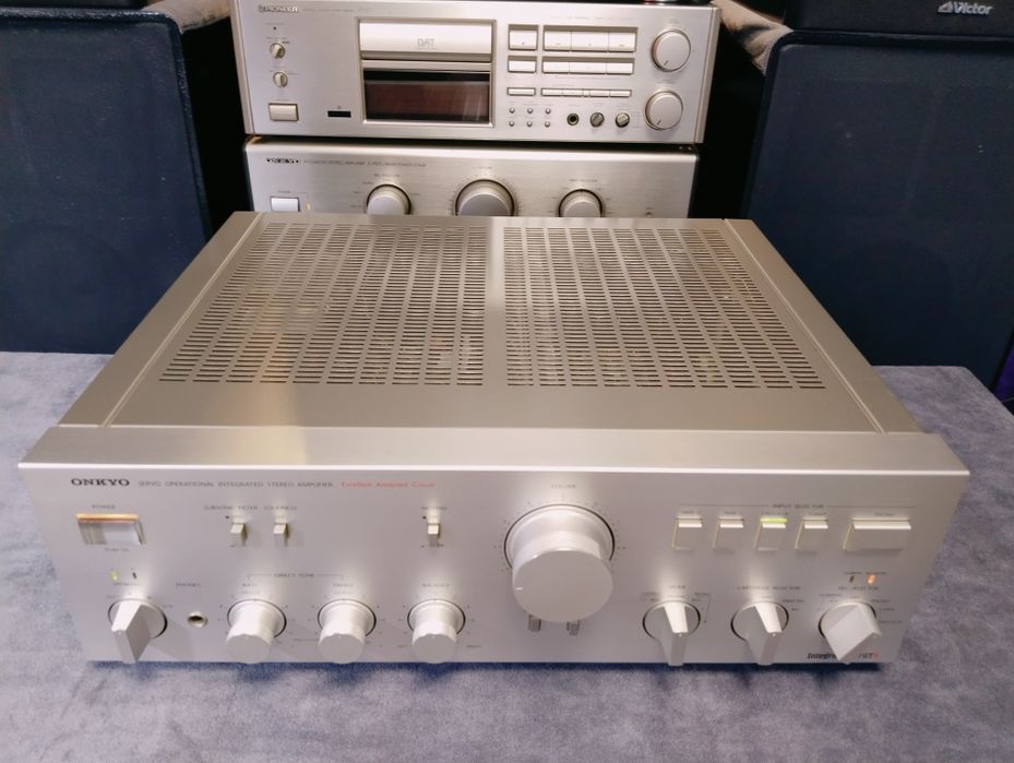 ONKYO Integra A-817GTR