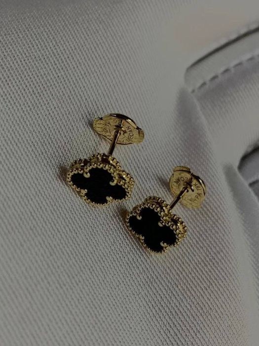 Серьги от Van Cleef