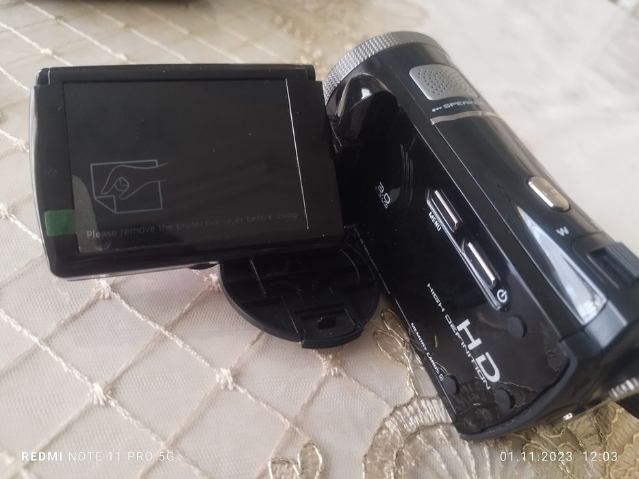 Видеокамера и фотоаппарат SONY