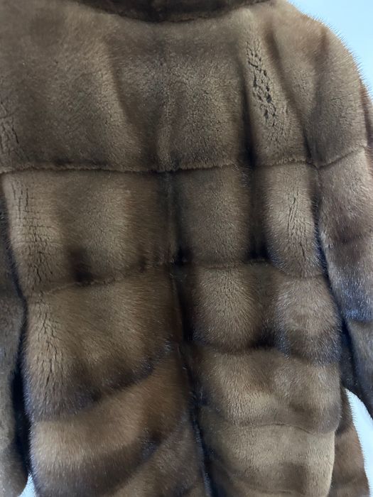 Норковая шуба, Греция