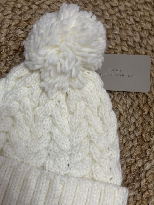 Зимняя вязаная шапка Zara на девочку (обхват головы 54-56 см)