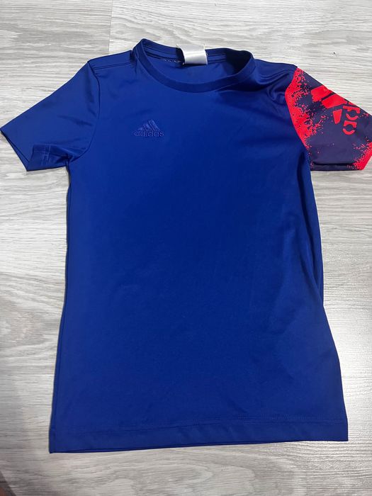 Обява 2 – Детска спортна тениска Adidas 140 см