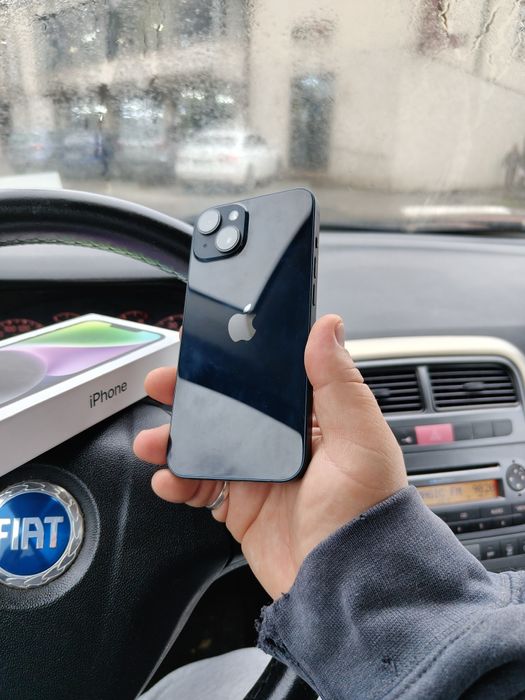 Iphone 14 black, la cutie