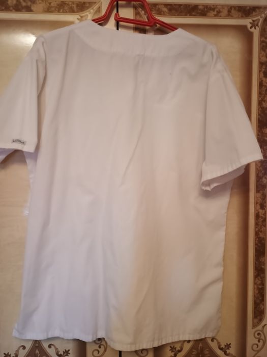 Costum medical asistent