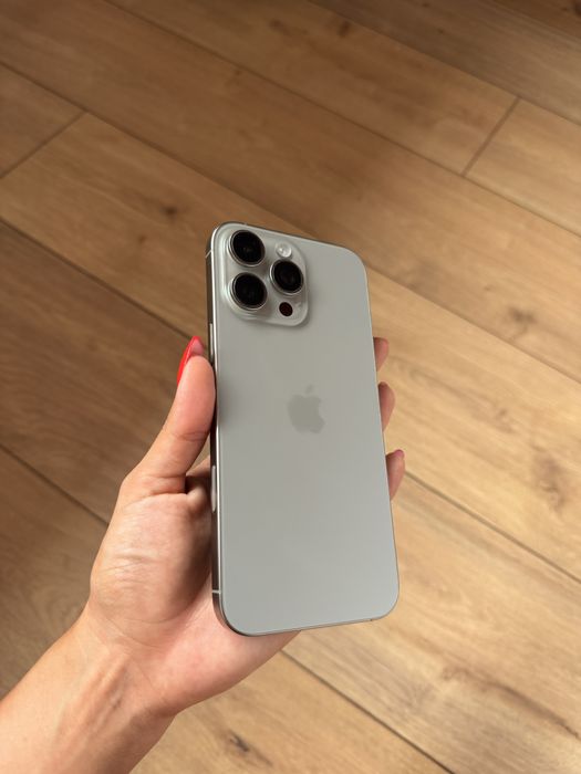 Vând iPhone 16 Pro Max, 256 GB, Titanium Gray, în stare impecabilă