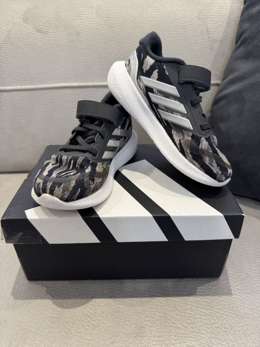 Маратонки Adidas 27 номер