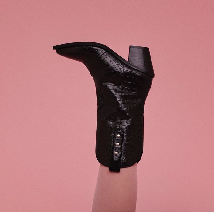 Продам кожаные сапоги