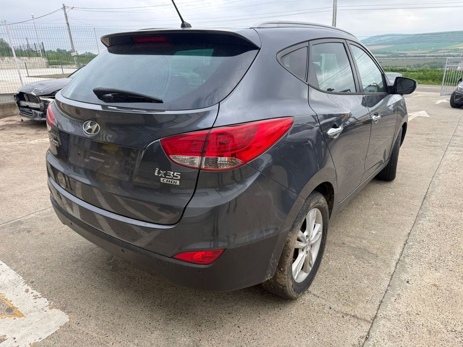 Dezmembrez Hyundai IX35 2010 negru 1.7 crdi D4FD cutie manuala