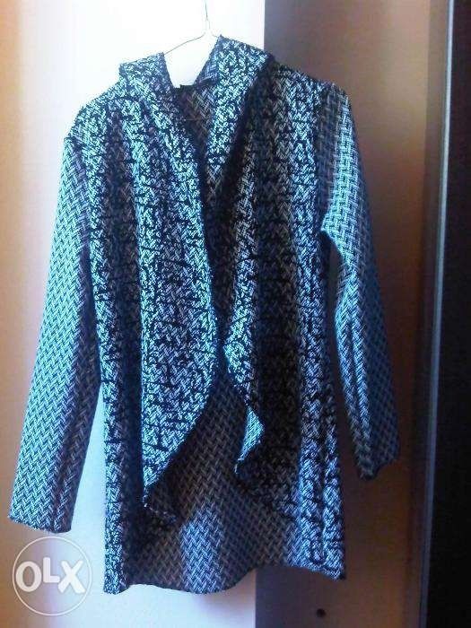 Cardigan cu gluga nou