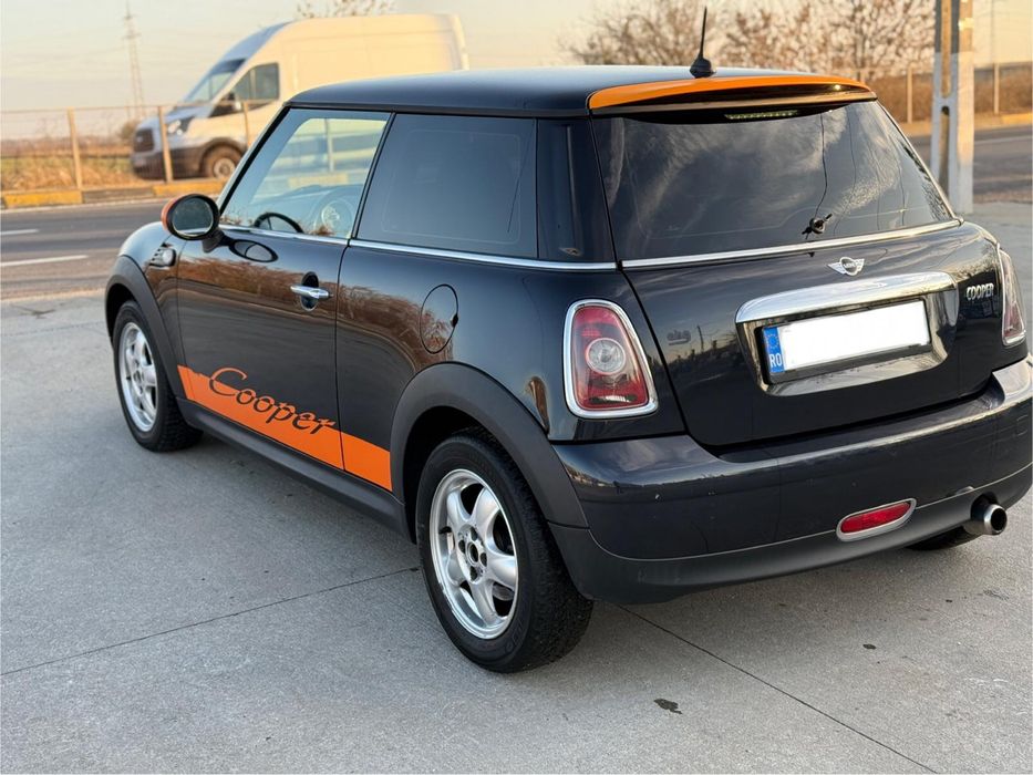 Mini cooper 1,6 benzina -An 2009,6 trepte