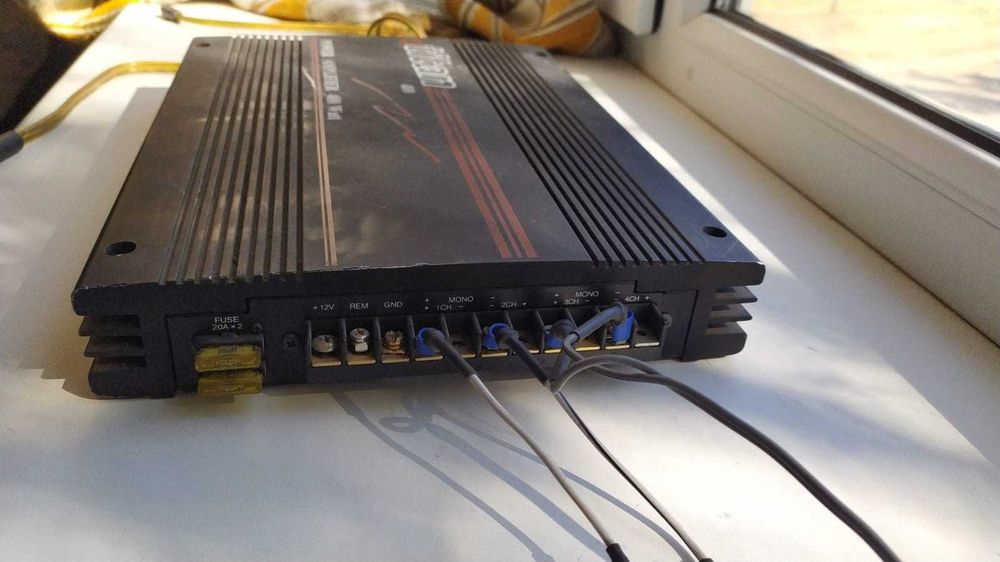 Продам авто усилитель титан