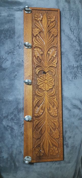 Cuier hol artizanal sculptat manual lemn de stejar