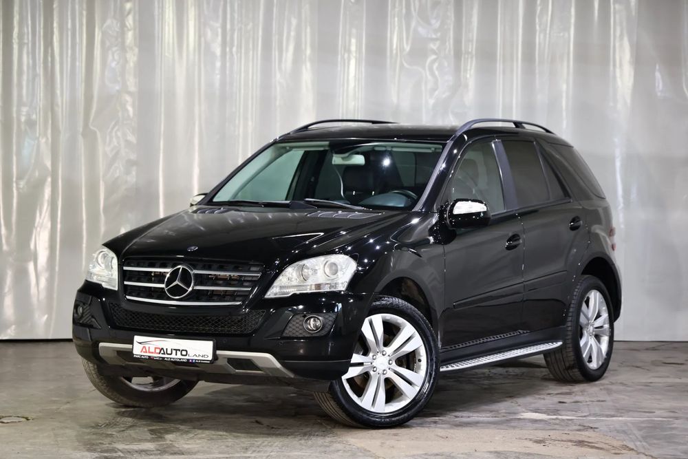 Mercedes-Benz ML *4Matic *Camera Marsarier *Alcantara *Carlig *Scaune Electrice
