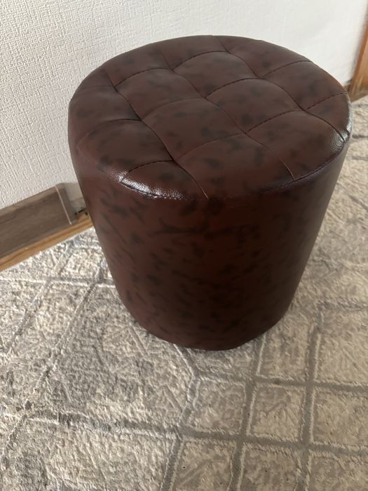 Продаются два новых пуфика