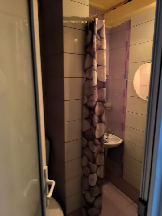 Inchiriez apartament