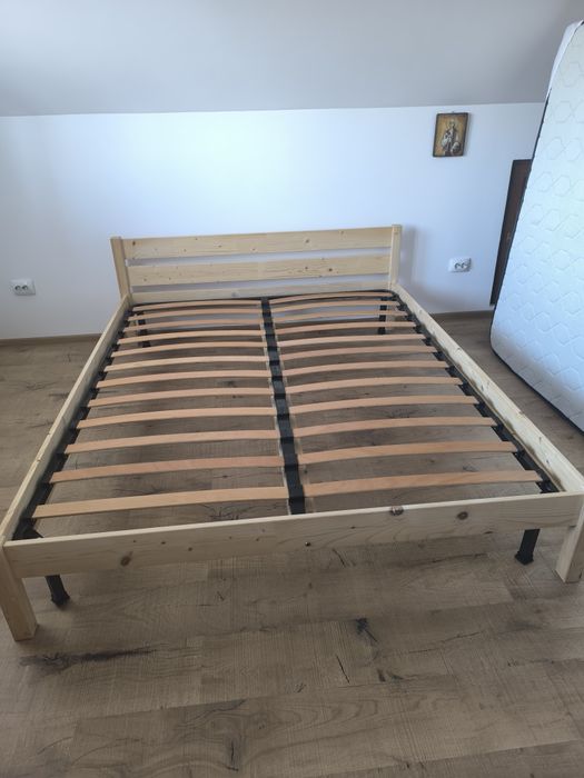 Vând pat dublu cu somiera