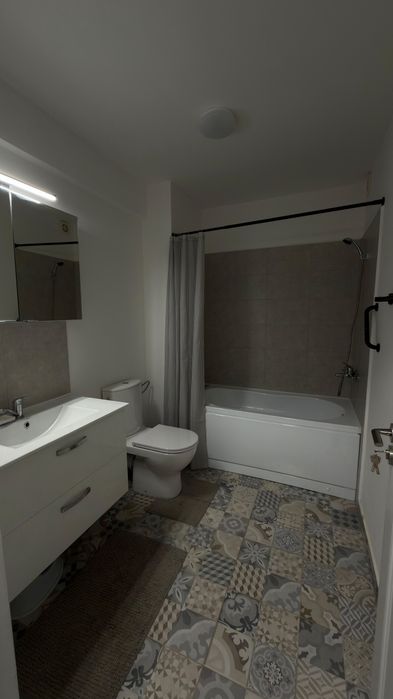 Proprietar, închiriez apartament 2 camere, terasă uriașă 60mp + parcare, Unirii  Ama Residence