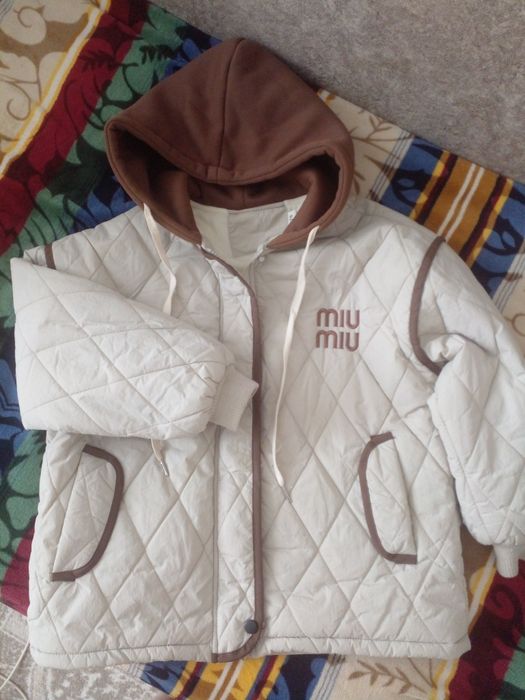 Куртка на весну для девочек.4000тг