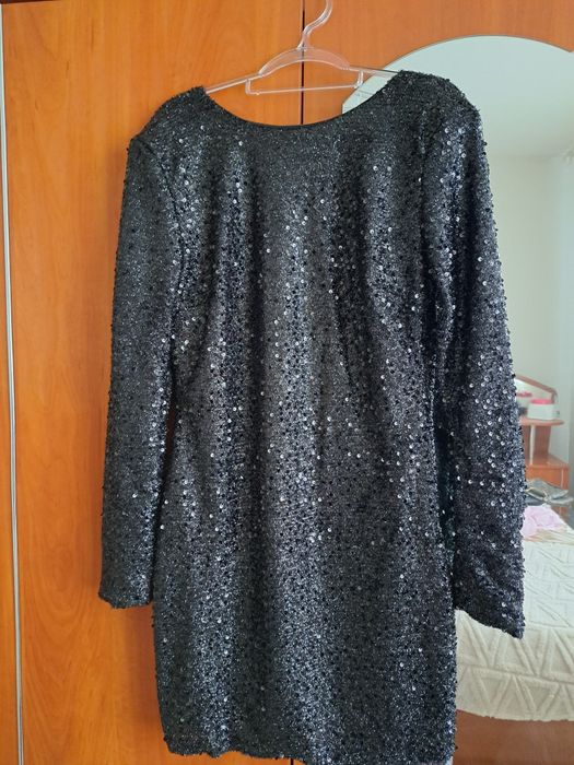 Черна      рокля