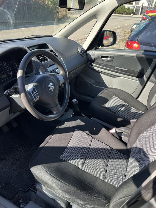 Suzuki SX4 1.5 Benzină 99 CP | 132.619 km | Preț negociabil