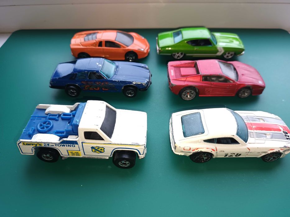 Lot 15 mașinuțe Hot Wheels