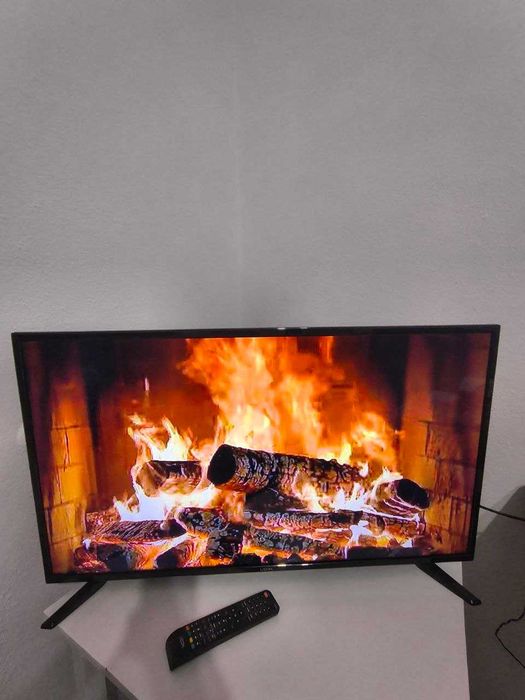 Televizor LED UTOK 99 CM