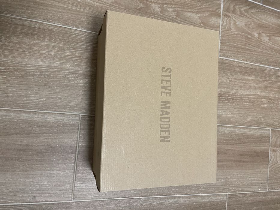 Нови обувки STEVE MADDEN в оригинална кутия