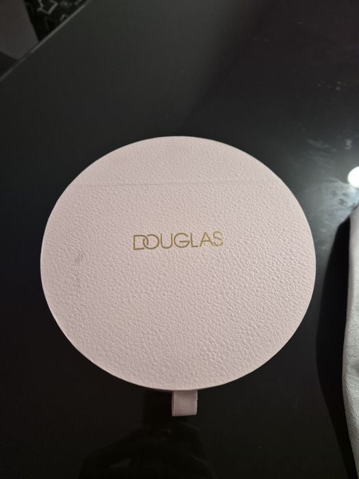 Нова Douglas палитра