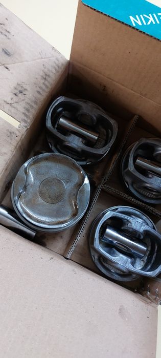 Комплект поршней 1AR FE