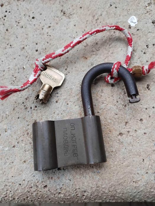 Стар български катинар