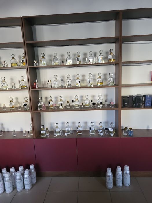 Продам Ветрина (полки)