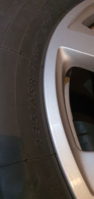 Гуми 4бр 235/65/17 - 1бр  55лв