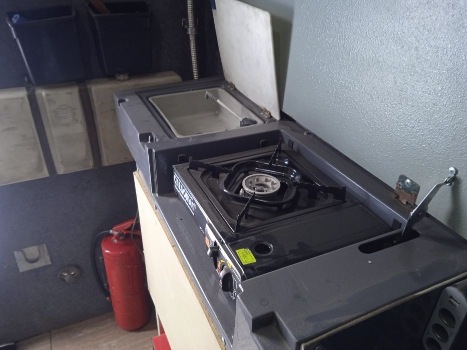 Домик  для зимней рыбалки в прицеп