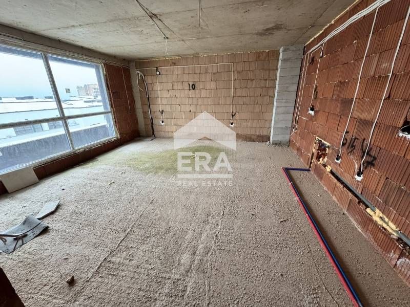 Тристаен апартамент на етап Акт 14 за продажба в район с отлична локац