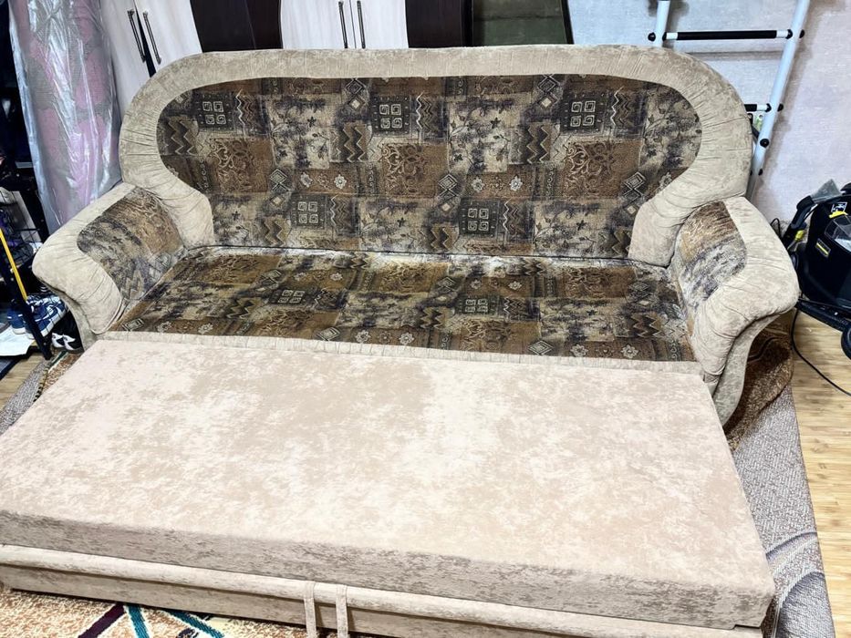 диван 3 местный,расклодной