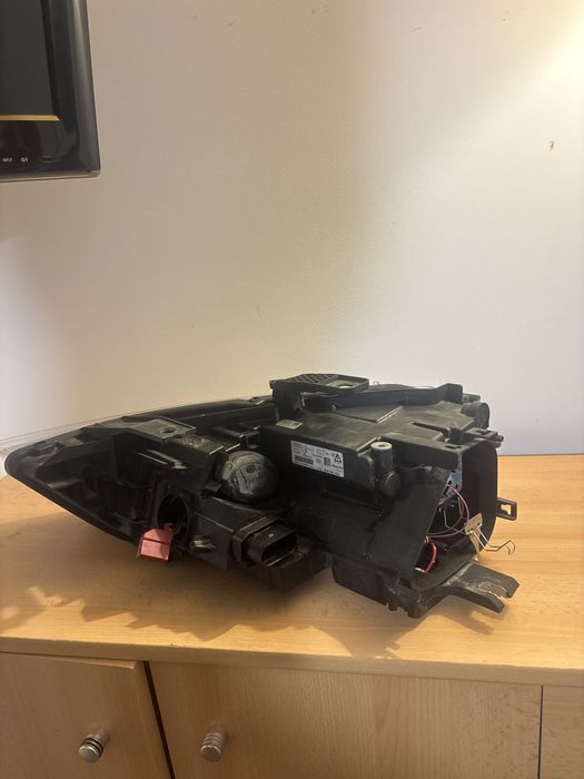 Фар Audi Q3 8U0 941 044