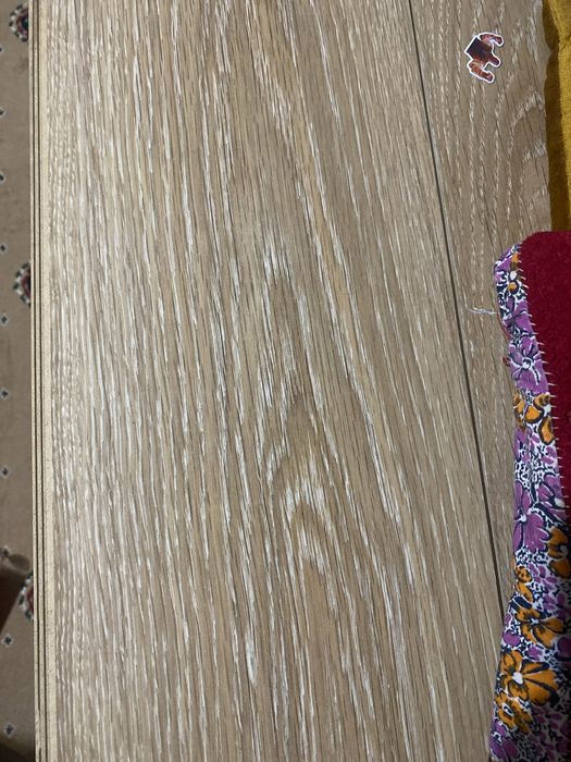 Продам срочно  ламинат б/у