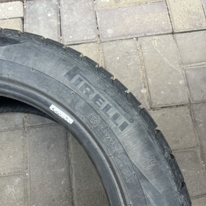Комплект зимней резины 215/55/17 Pirelli