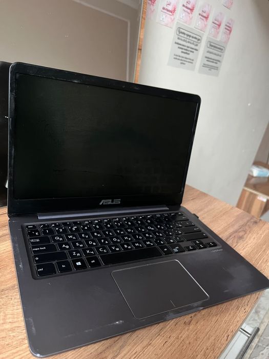 Ноутбук ASUS Laptop E406MA