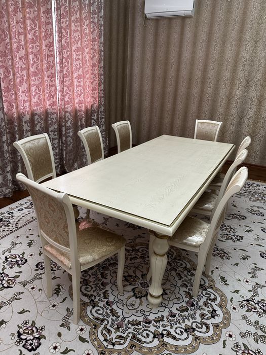 Продается обеденный стол